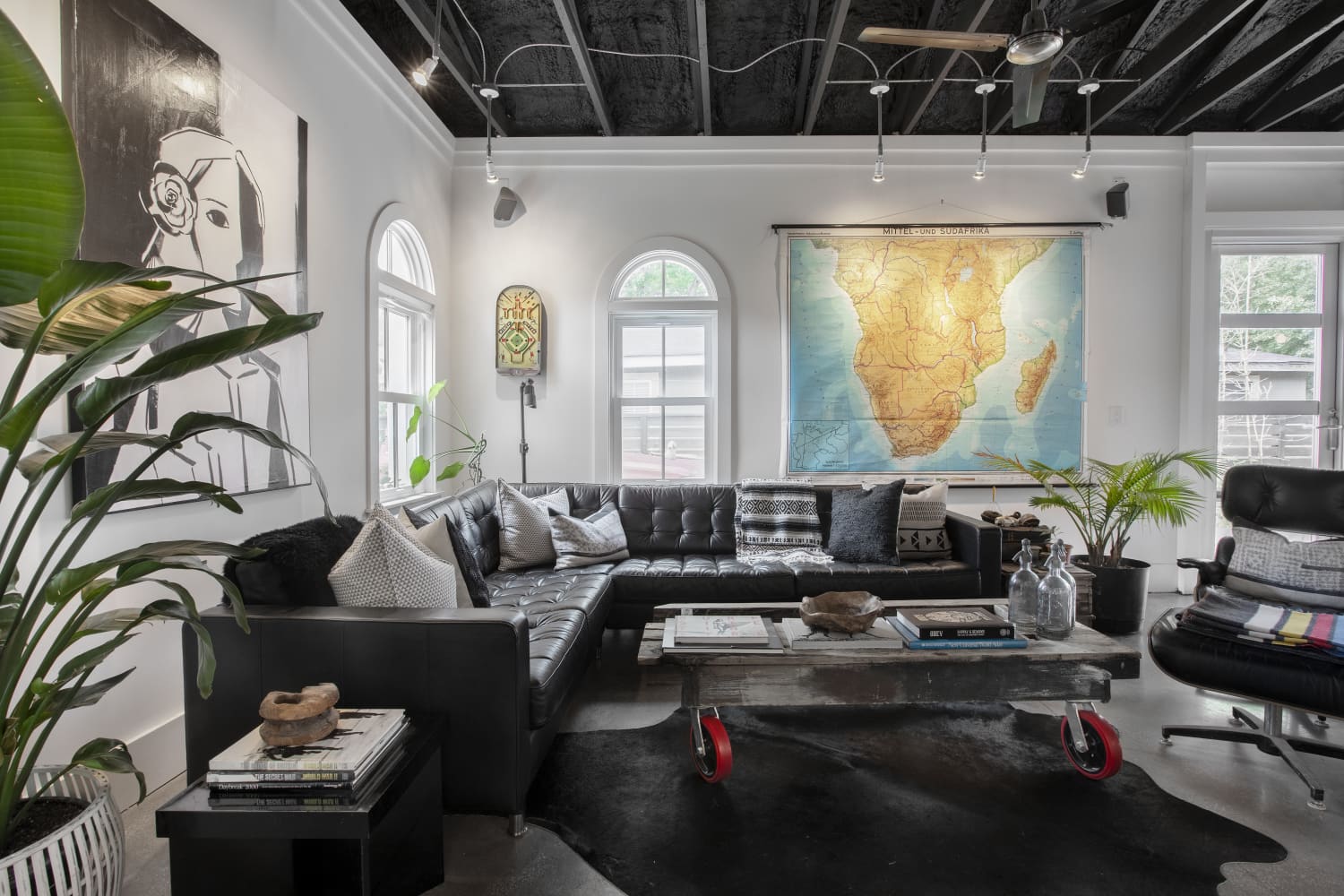 Living room black floor deals